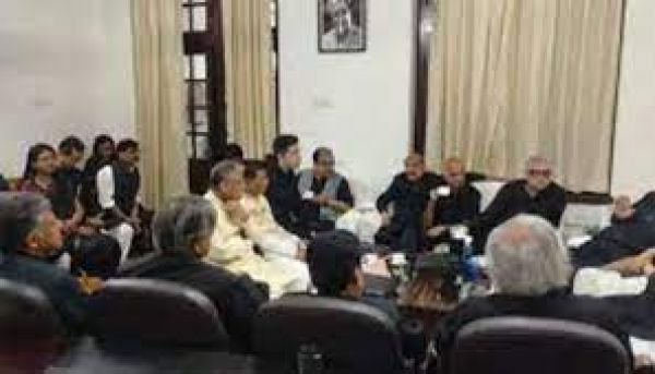 मणिपुर से लौटे विपक्षी गठबंधन के सांसदों ने की अपने नेताओं के साथ बैठक