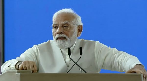 प्रधानमंत्री ने पुणे मेट्रो को दिखाई हरी झंडी, कई विकास परियोजनाओं का किया उद्घाटन और शिलान्यास