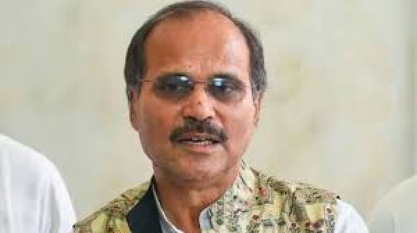 कांग्रेस नेता अधीर रंजन चौधरी को दुर्व्यवहार के आरोप में लोकसभा से निलंबित कर दिया गया