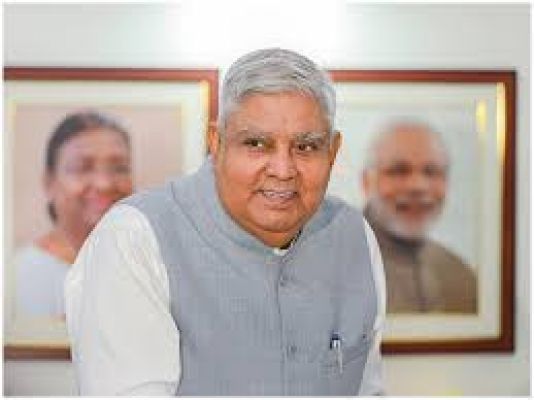 उपराष्ट्रपति जगदीप धनखड़ ने आज सुबह दिल्ली में केंद्रीय मंत्रियों और सांसदों की हर घर तिरंगा बाइक रैली को झंडी दिखाई