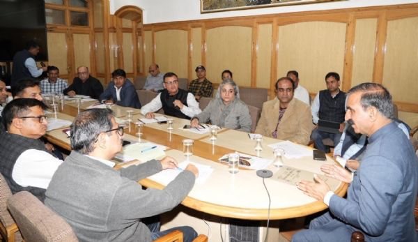 मुख्यमंत्री के बाधित विद्युत और जलापूर्ति परियोजनाओं को समयबद्ध बहाल करने के दिए निर्देश