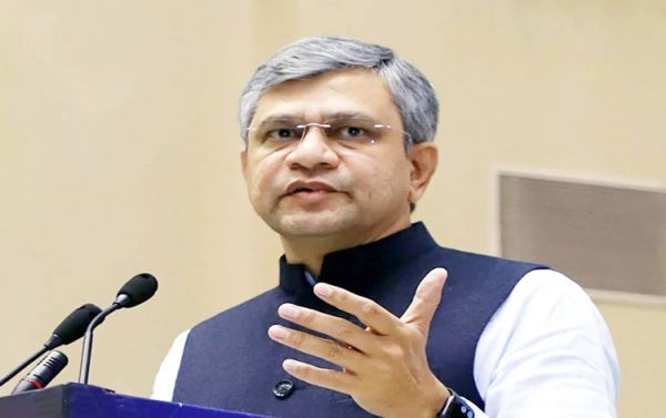 सरकार ने मोबाइल सिम कार्ड डीलरों के लिए पुलिस वेरिफिकेशन अनिवार्य किया, सिम कार्ड की थोक बिक्री पर भी प्रतिबंध