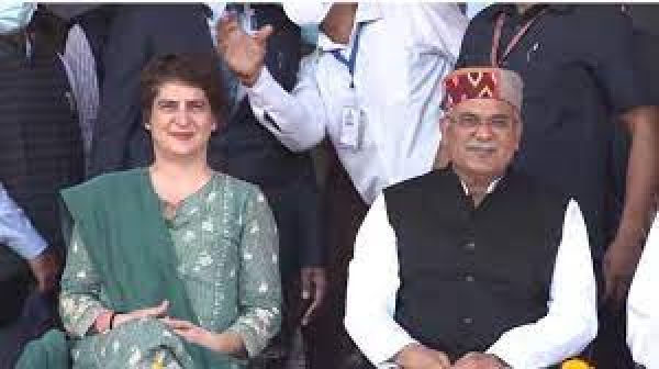 जन्मदिन पर प्रियंका गांधी ने सीएम भूपेश बघेल को किया फोन, बधाई दी  