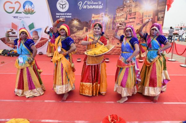 जी 20 संस्कृति कार्य समूह की बैठक के बाद मेहमानों ने देखी काशी की विश्व प्रसिद्ध गंगा आरती