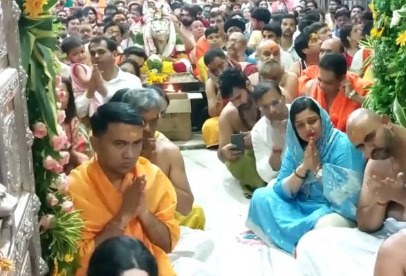 गोवा के मुख्यमंत्री प्रमोद सावंत पहुंचे उज्जैन, महाकाल की भस्म आरती में हुए शामिल