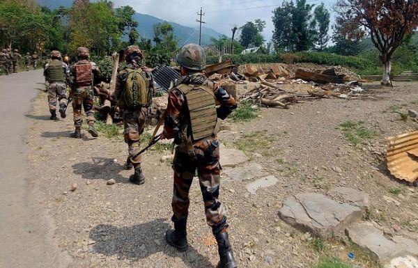 मणिपुर : सशस्त्र बदमाशों के हमले ग्राम सुरक्षा बल के तीन सदस्यों की मौत