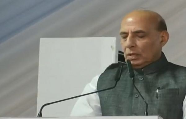 रक्षा मंत्री ने राष्ट्र को समर्पित की अरुणाचल प्रदेश में बनी 500 मीटर लंबी 'नेचिफू सुरंग'