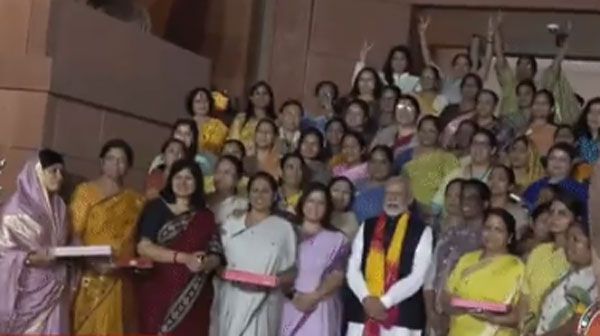 संसद में महिला आरक्षण विधेयक पारित