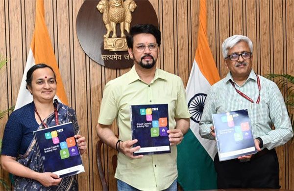 अनुराग ठाकुर ने चेंजमेकर्स के रूप में युवा पाठ्यक्रम का किया शुभारंभ