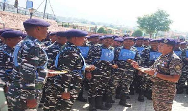 सीआरपीएफ महानिदेशक ने कश्मीर का 'ऑपरेशनल' दौरा किया