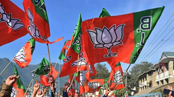 भाजपा नेताओं, समर्थकों ने टिकट नहीं मिलने पर विरोध प्रदर्शन किया