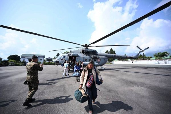 सिक्किमः लाचेन व लाचुंग में फंसे लोगों के लिए सेना के हेलिकॉप्टर बड़ी राहत बने, व्यापक पैमाने पर चल रहा बचाव अभियान