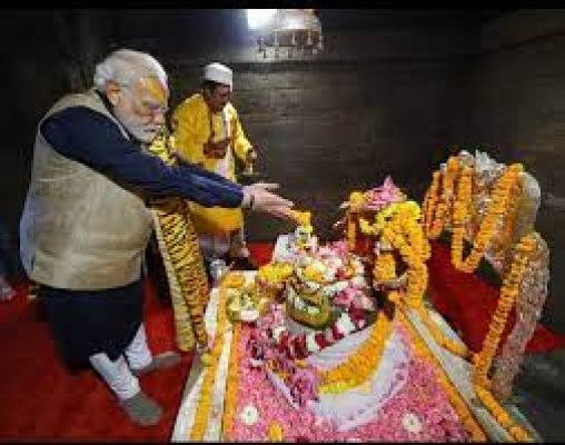 प्रधानमंत्री ने अल्मोड़ा के जागेश्वर धाम में पूजा-अर्चना कर देश वासियों की सुख समृद्धि की कामना