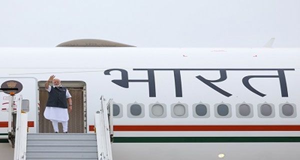 छत्तीसगढ़ पहुंचे पीएम मोदी, भाजपा नेताओं ने किया स्&zwj;वागत