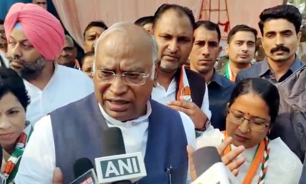 गरीबों के लिए काम करना कांग्रेस का ध्येय: मल्लिकार्जुन खड़गे