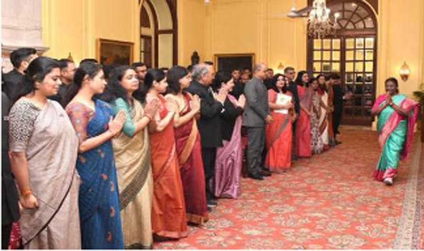 परिवर्तन के दौर में सिविल सेवकों की महत्वपूर्ण भूमिका: मुर्मु