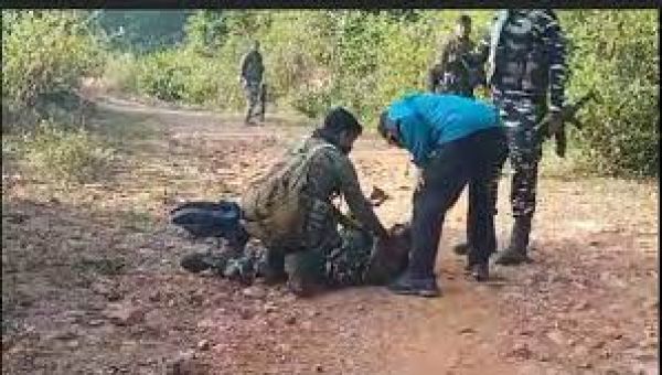 छत्तीसगढ़ के दंतेवाड़ा में आईईडी ब्लास्ट में सीआरपीएफ के दो जवान घायल