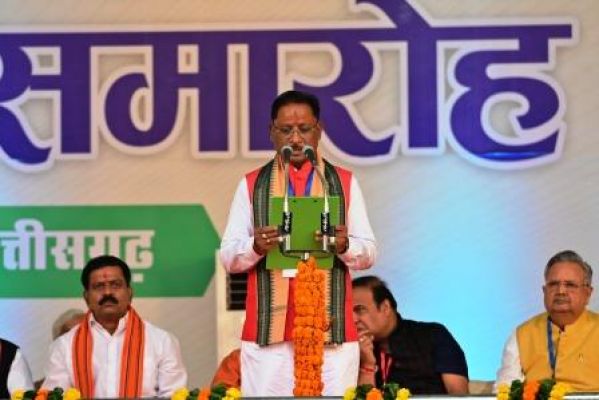 प्रधानमंत्री मोदी की उपस्थिति में विष्णुदेव साय ने ली मुख्यमंत्री पद की शपथ