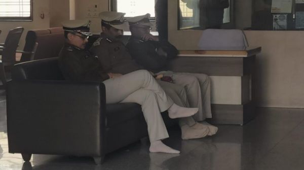 क्यों पहुँचे थे संघ कार्यालय  के तीन आईपीएस अधिकारी ? 