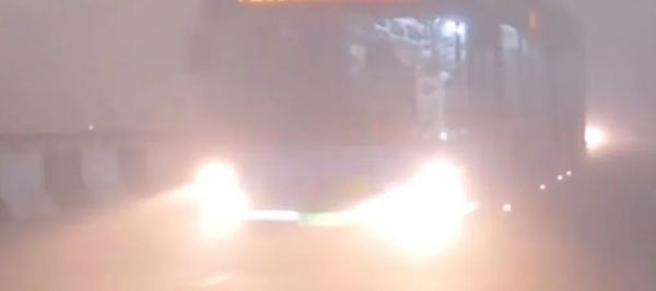 दिल्ली-एनसीआर में घना कोहरा, जमीन से आसमान तक कोहराम