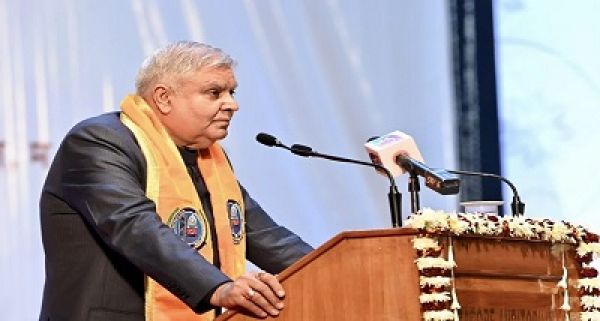 सत्&zwj;ता के गलियारे भ्रष्&zwj;टाचार और बिचौलियों से पूरी तरह मुक्&zwj;त हैंः उप-राष्&zwj;ट्रपति जगदीप धनखड़