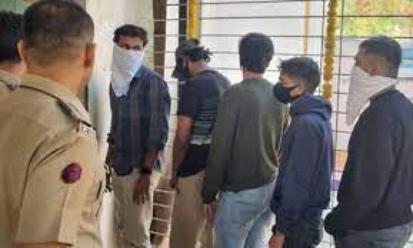 ठाणे में रेव पार्टी पर पुलिस का छापा, पांच महिलाओं समेत 95 शख्स हिरासत में