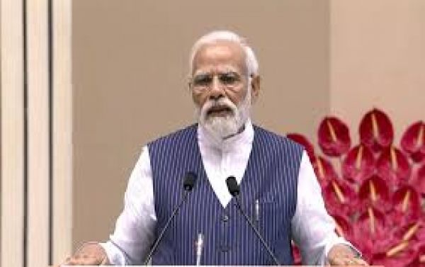 प्रधानमंत्री नरेंद्र मोदी आज महाराष्ट्र में दो हजार करोड़ रुपये की विभिन्न अमृत परियोजनाओं की आधारशिला रखेंगे