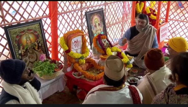 अनुष्ठान का पांचावा दिन: शर्कराधिवास-फलाधिवास शुरू-प्रासाद का 81 कलशों में स्थित विविध औषधियुक्त जल से स्नपन हो रहा