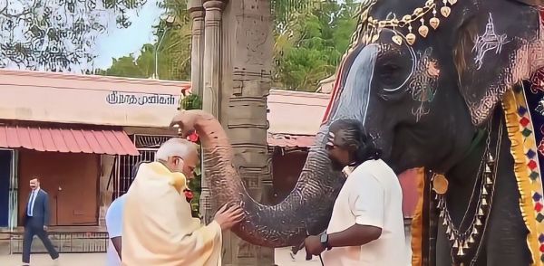 प्रधानमंत्री मोदी ने तिरुचिरापल्ली के श्री रंगनाथस्वामी मंदिर में पूजा-अर्चना की