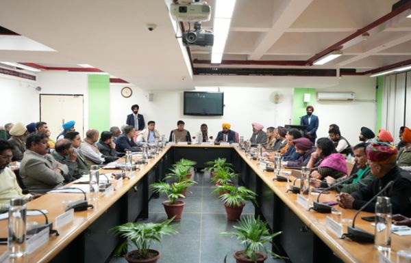 केंद्र और किसान संगठनों के बीच नहीं हो सकी सहमति, चौथी बैठक रविवार को