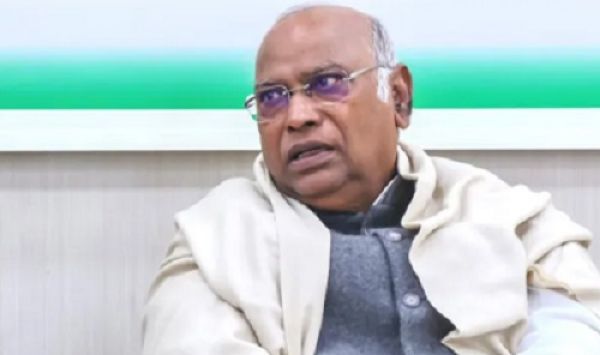 किसान विरोधी है मोदी सरकार : खड़गे