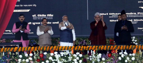 32000 हजार करोड़ की विकास परियोजनाओं का लोकार्पण व शिलान्यास, जम्मू-कश्मीर के विकास को मिलेगी गति