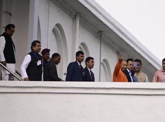 उप्र में राज्यसभा की 10 सीटों के लिए मतदान जारी