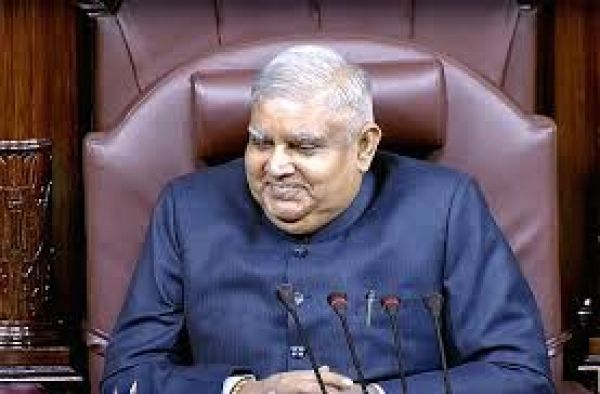 उपराष्ट्रपति शुक्रवार को कर्नाटक के दौरे पर