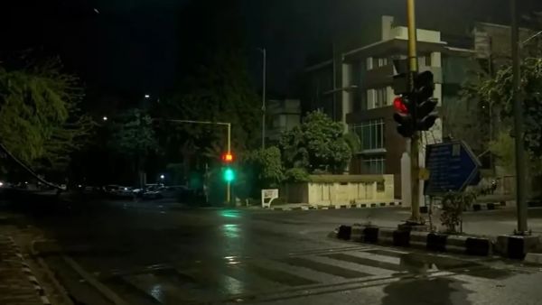 दिल्ली-एनसीआर के आसमान पर बादलों का डेरा