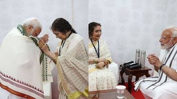 वैजयंती माला से मिले प्रधानमंत्री मोदी