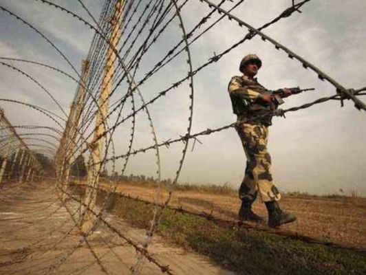 भारत-पाकिस्तान बॉर्डर पर पाक घुसपैठिया को मार गिराया