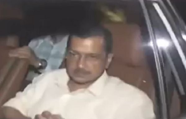 ईडी ने दिल्ली के मुख्यमंत्री अरविंद केजरीवाल को किया गिरफ्तार