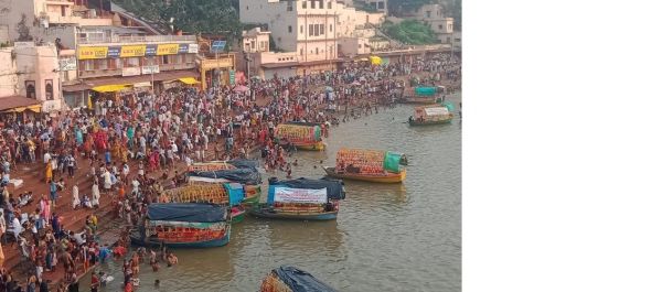 देश के पवित्र नदी तटों पर चल रहा है सोमवती अमावस्या स्नान