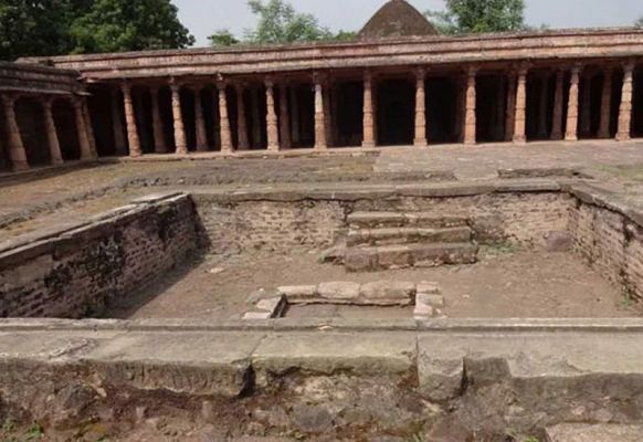 धार की ऐतिहासिक भोजशाला में 18वें दिन भी जारी रहा एएसआई का सर्वे