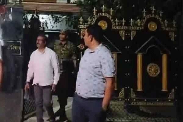 प्रवर्तन निदेशालय ने झारखंड के जमीन घोटाला केस में झामुमो नेता अंतू तिर्की समेत चार को गिरफ्तार किया