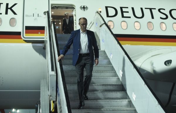 जर्मनी के चांसलर फ्रेडरिक मर्ज भारत पहुंचे, अहमदाबाद में हुआ स्वागत