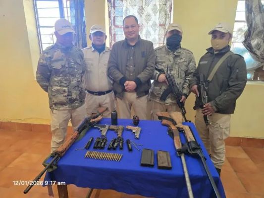 मणिपुर में हथियार-गोला-बारूद बरामद, दो उग्रवादी गिरफ्तार