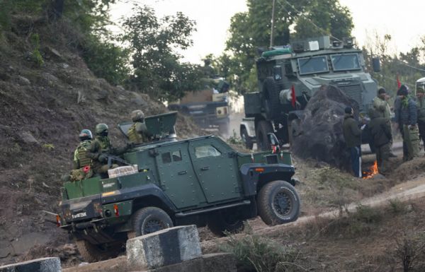 जम्मू-कश्मीर के कठुआ में सुरक्षा बलों ने तलाशी अभियान तेज किया