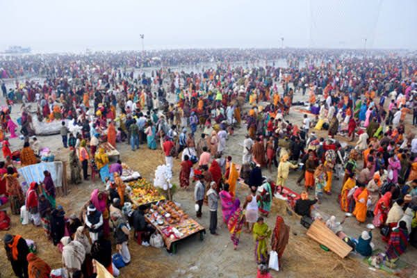 पहली बार गंगासागर मेले में पहुंचे तृतीय लिंग के साधु, मकर संक्रांति पर 85 लाख श्रद्धालुओं के पुण्य स्नान का दावा