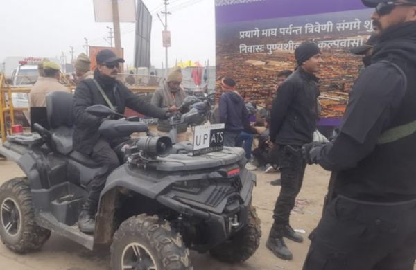 प्रयागराज में संगम पर हर-हर गंगे का उद्घोष, रात से चल रहा है मौनी अमावस्या का स्नान