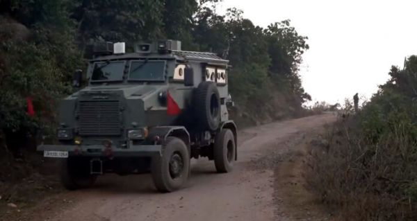 किश्तवाड़ में आतंकवादियों की तलाश के लिए सेना के हेलीकॉप्टर तैनात