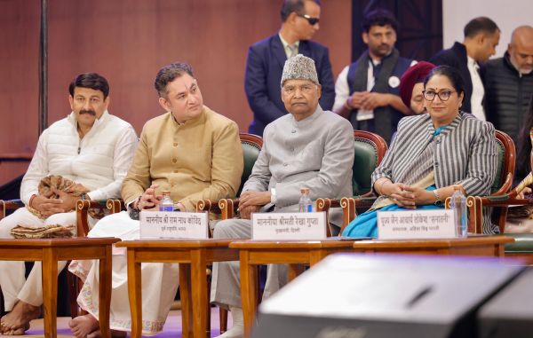 रामकथा सेवा और राष्ट्र के नैतिक संस्कारों का संदेश देती है : रेखा गुप्ता