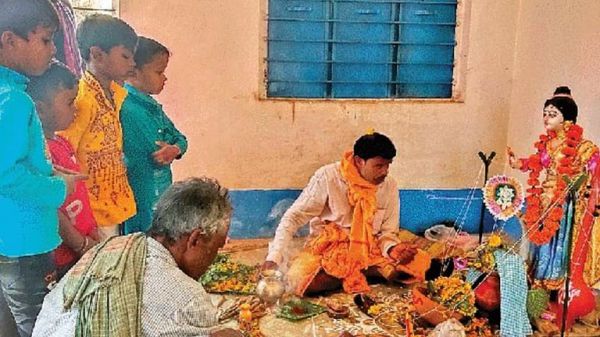 &lsquo;पहले स्कूल, फिर वोट&rsquo; निश्चिंतपुर के ग्रामीणों का ऐलान