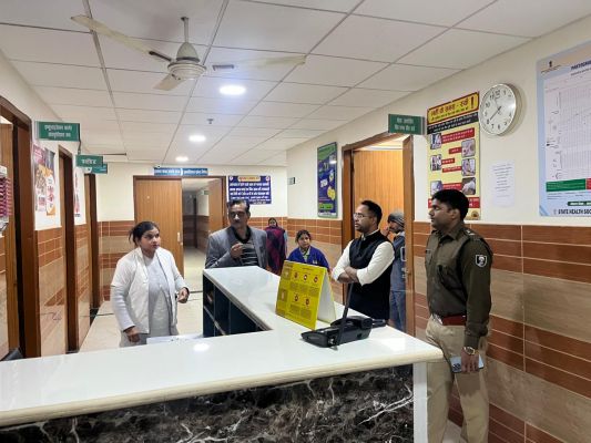 छपरा सदर अस्पताल में डीएम एसएसपी ने किया औचक निरीक्षण